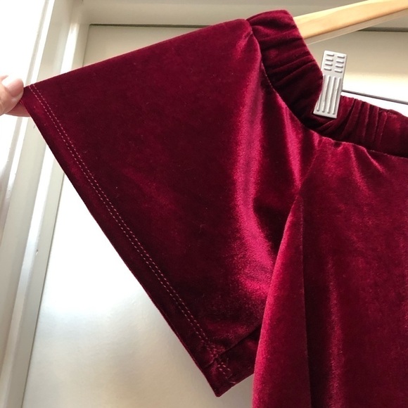 One ❤️ Clothing Burgundy Velvet Off Shoulder Small - Picture 4 of 6